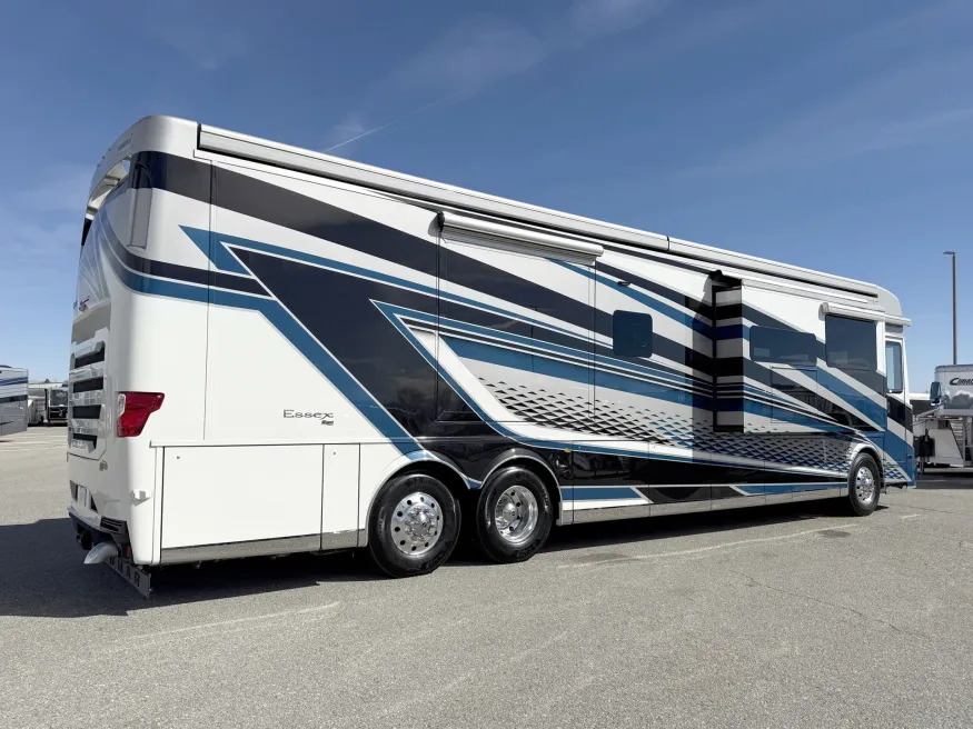 2027 Newmar Essex 4595 | Photo 19 of 31