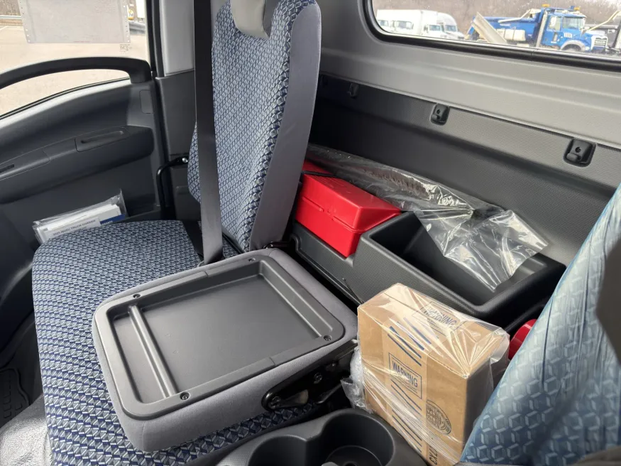 2025 Isuzu NRR | Photo 24 of 24