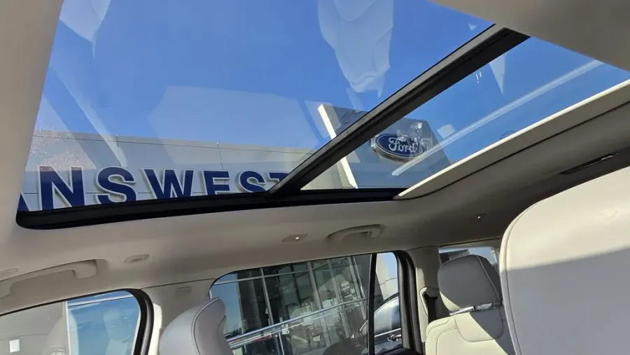 2022 Jeep Grand Cherokee L | Photo 29 of 36