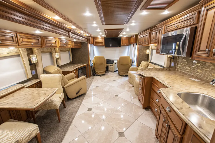 2015 Newmar Dutch Star 4018 | Photo 11 of 32