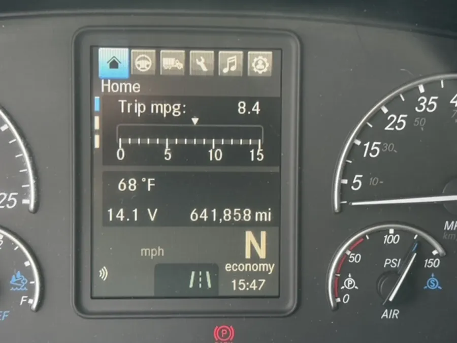 2019 Freightliner Cascadia | Photo 13 of 20