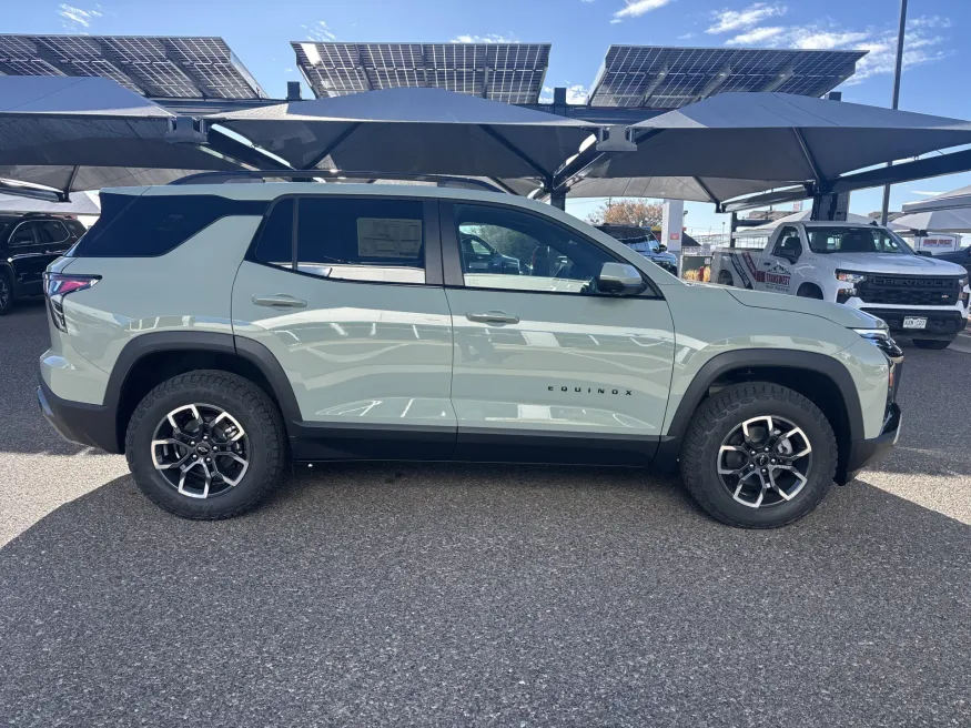 2026 Chevrolet Equinox AWD ACTIV | Photo 5 of 22