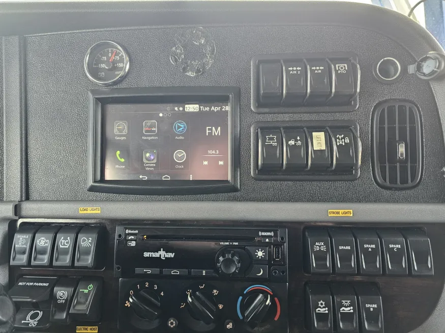 2024 Peterbilt 389 | Photo 29 of 32