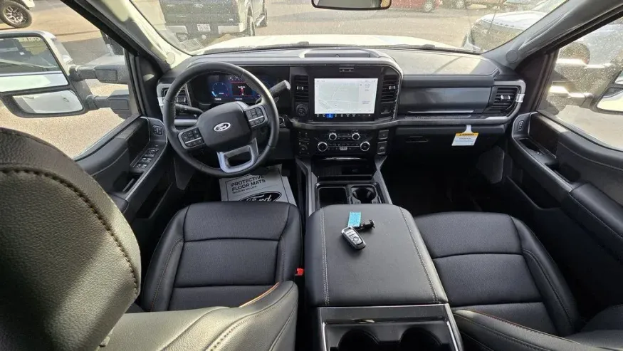 2026 Ford Super Duty F-250 | Photo 25 of 29