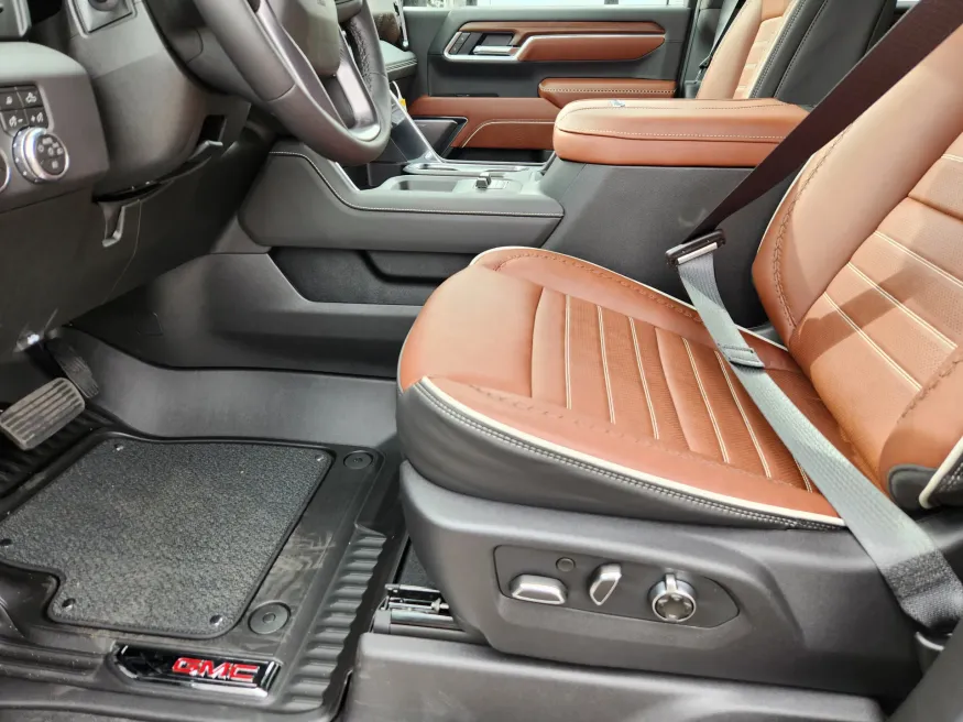 2026 GMC Sierra 3500HD Denali Ultimate | Photo 8 of 31