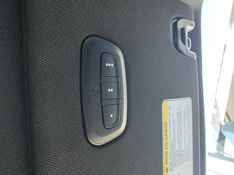 2025 Jeep Wagoneer L Base | Photo 33 of 34