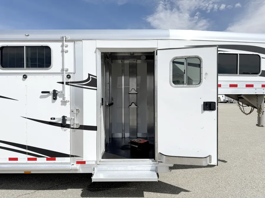 2022 4 Star 2+1 | Photo 3 of 18