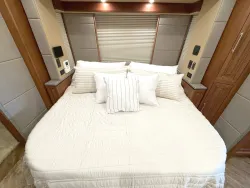 2017 Emerald Prevost X3-45 Double Slide | Thumbnail Photo 20 of 34