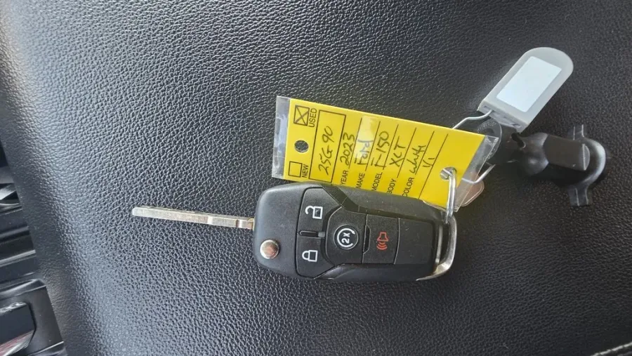 2023 Ford F-150 | Photo 25 of 30