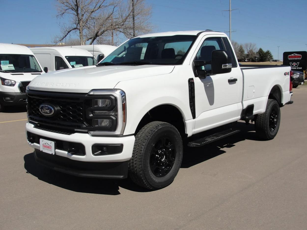 2024 Ford F-350 | Photo 1 of 17