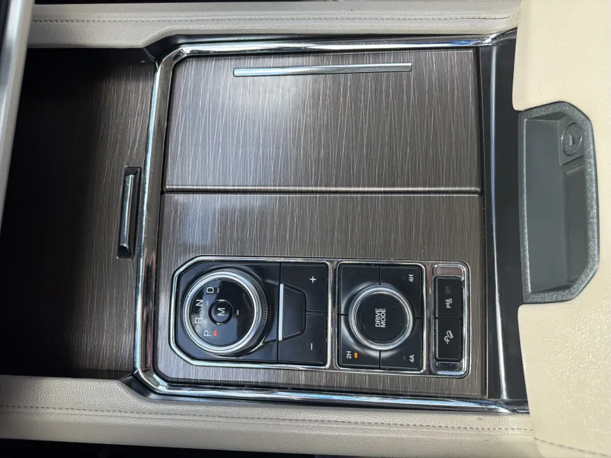 2024 Ford Expedition Limited | Photo 21 of 26