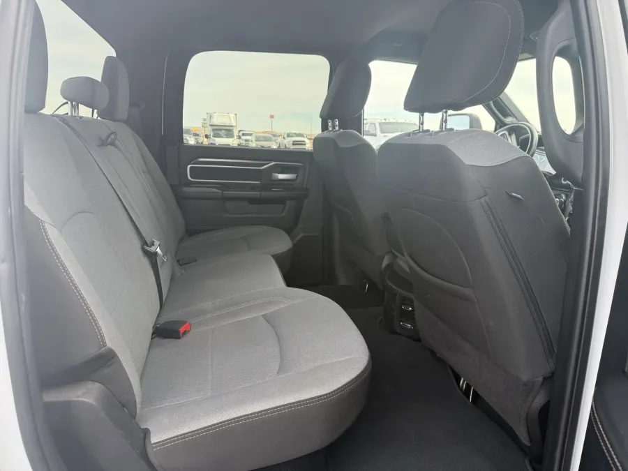 2024 RAM 2500 Big Horn | Photo 11 of 16