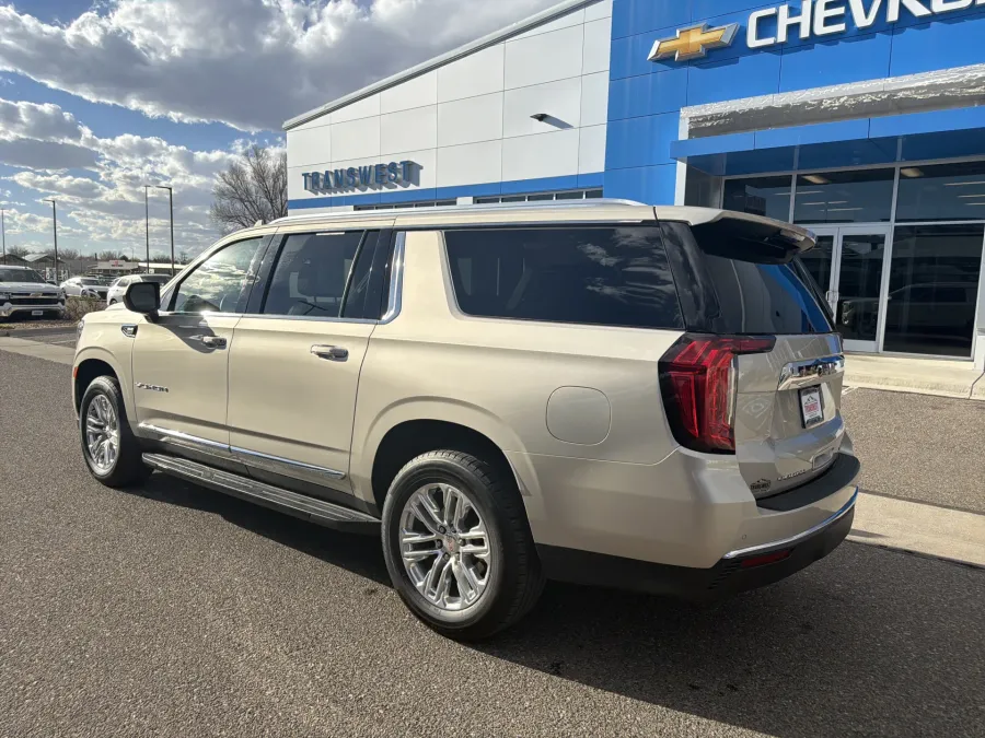 2024 GMC Yukon XL SLT | Photo 2 of 22