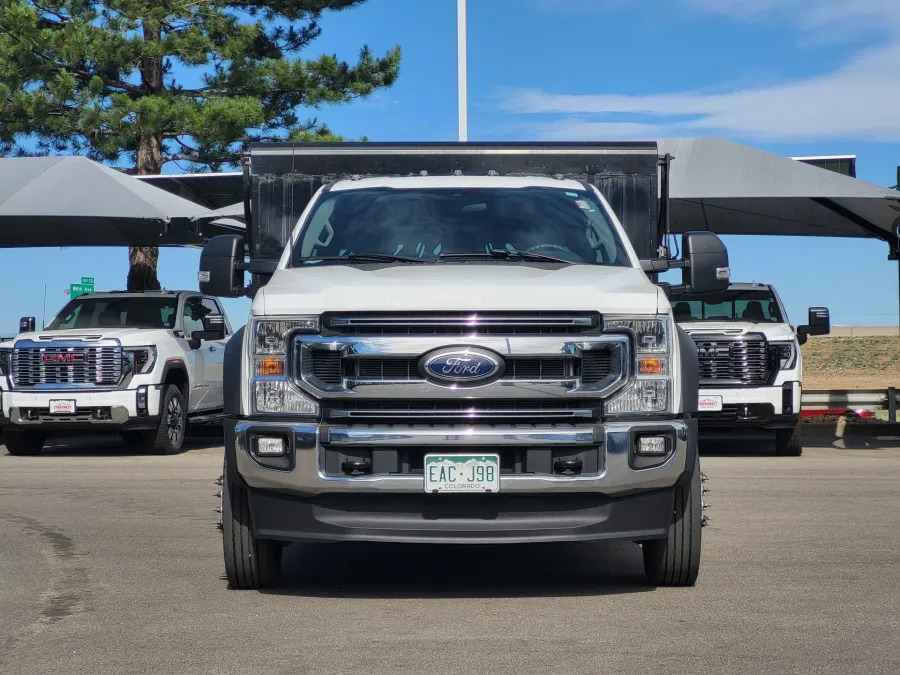 2022 Ford Super Duty F-550 | Photo 1 of 24