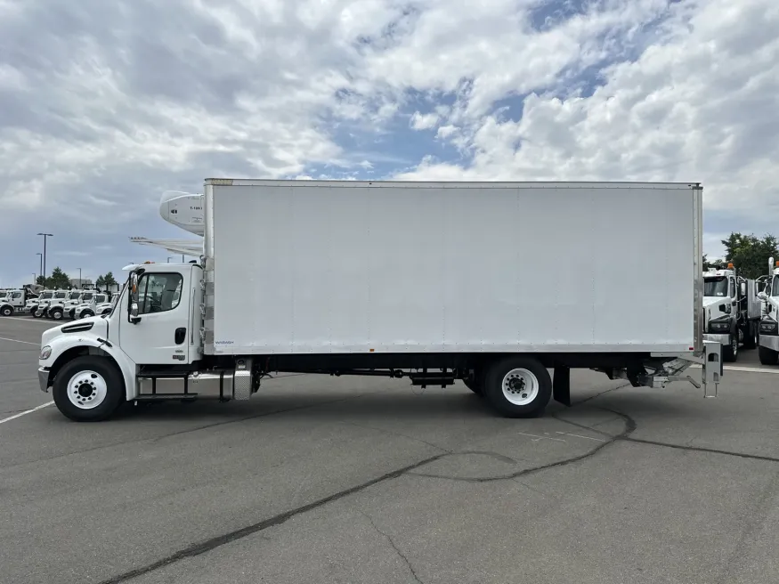 2025 Freightliner M2 106 | Photo 8 of 18