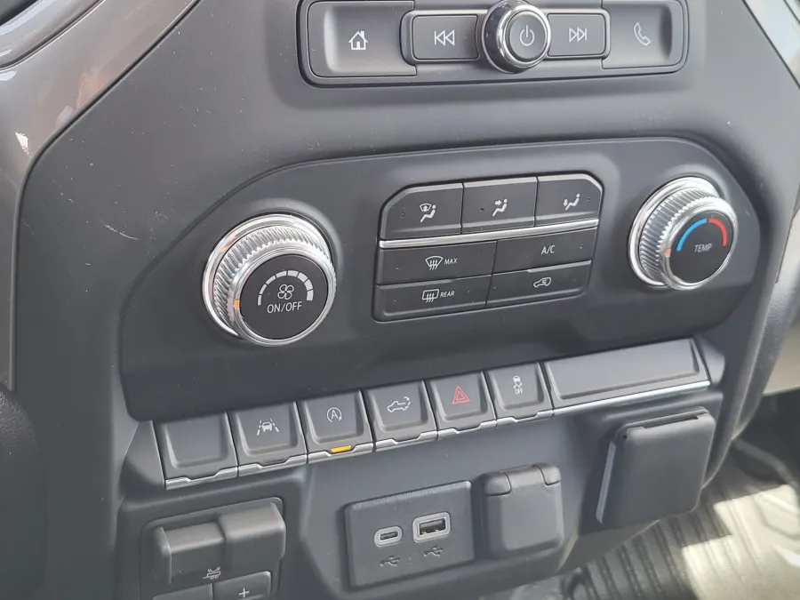2026 GMC Sierra 1500 Pro | Photo 15 of 23