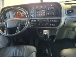 2023 Peterbilt 389 | Thumbnail Photo 31 of 34