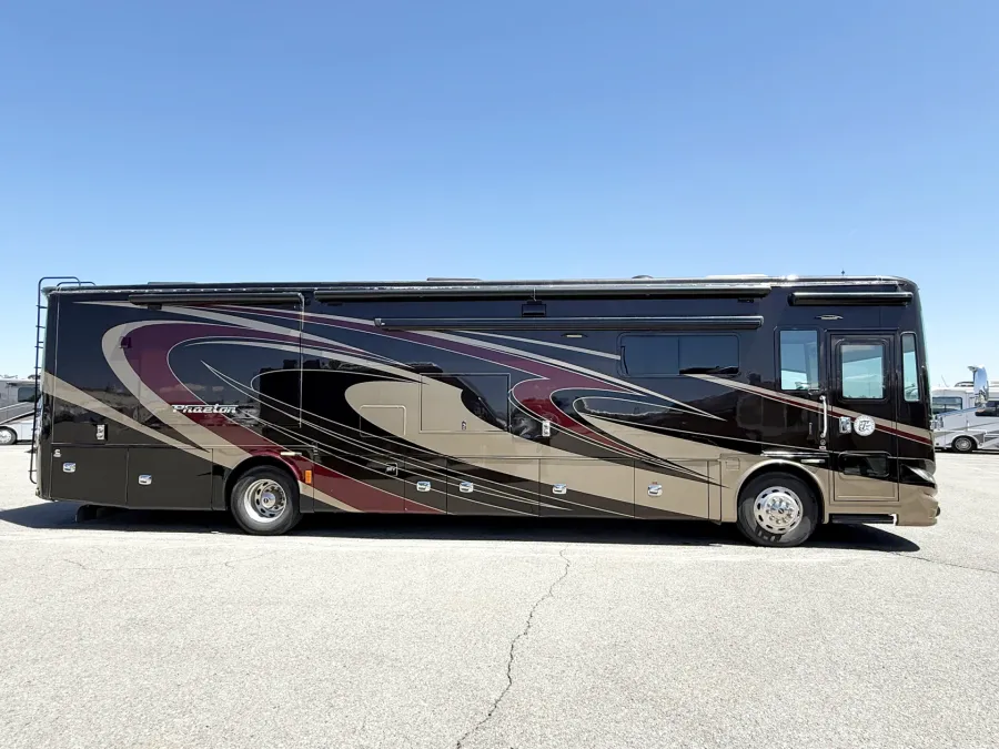 2016 Tiffin Phaeton 40AH | Photo 2 of 14