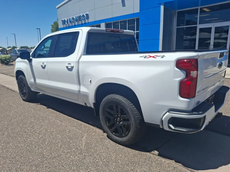 2026 Chevrolet Silverado 1500 RST | Photo 2 of 19