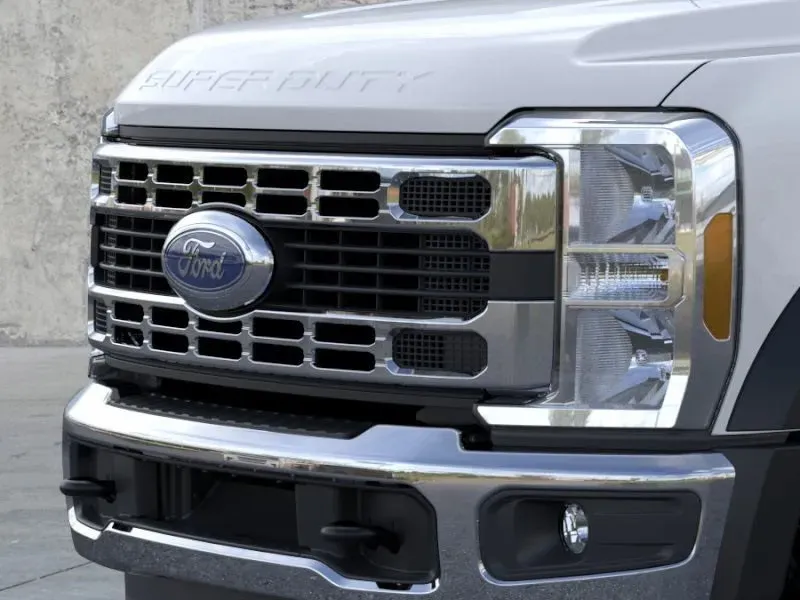 2026 Ford Super Duty F-550 | Photo 17 of 22