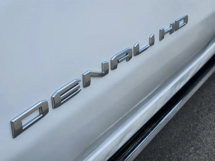 2022 GMC Sierra 2500HD Denali | Photo 8 of 21