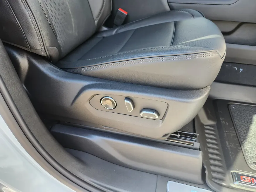 2026 GMC Sierra 1500 Denali | Photo 18 of 31