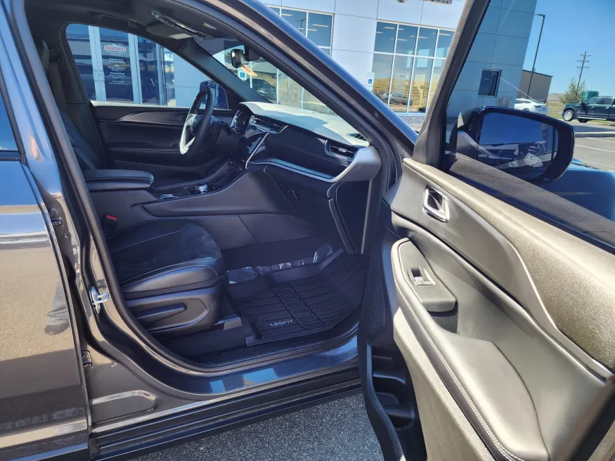 2024 Jeep Grand Cherokee L Altitude X | Photo 18 of 28