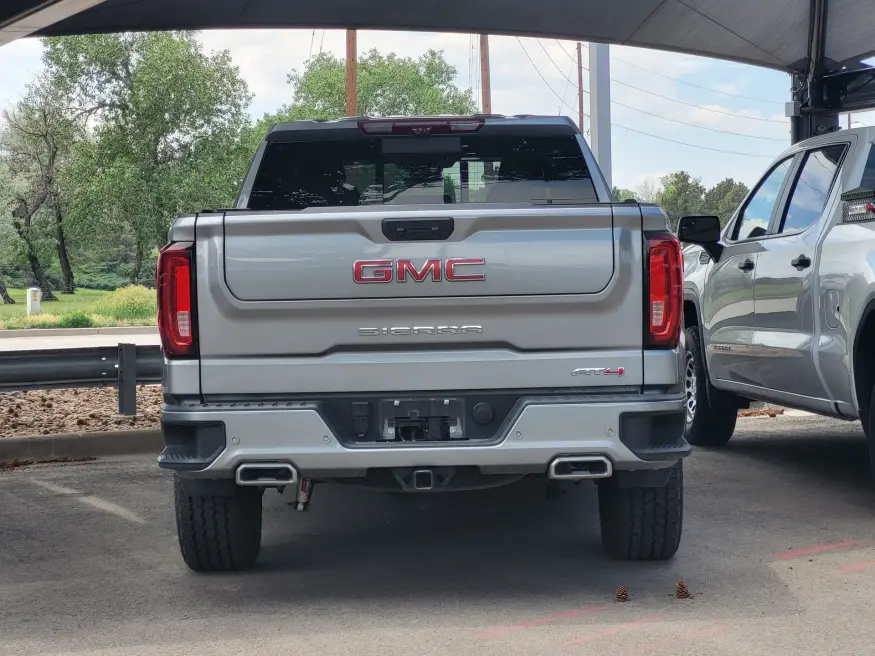 2023 GMC Sierra 1500 AT4 | Photo 3 of 5