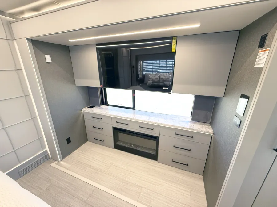 2026 Newmar King Aire 4531 | Photo 16 of 35