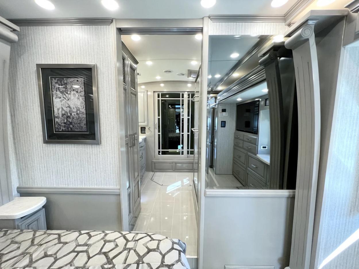 2023 Newmar London Aire 4521 | Photo 25 of 48