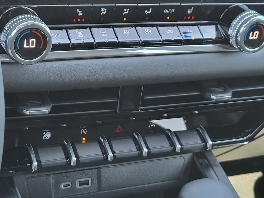 2026 GMC Canyon 4WD Elevation | Photo 16 of 26