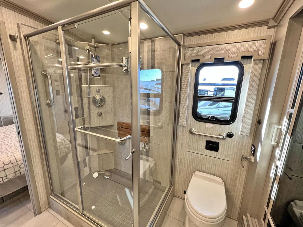2023 Newmar London Aire 4551 | Photo 23 of 34