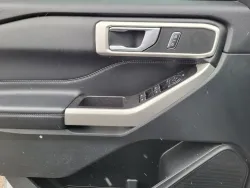 2023 Ford Explorer XLT | Thumbnail Photo 20 of 32