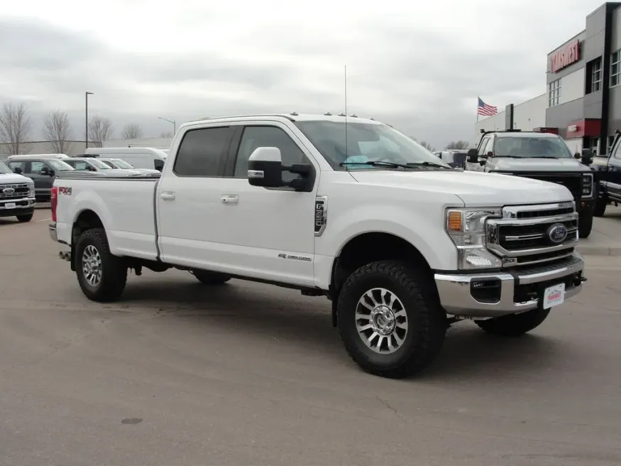 2020 Ford Super Duty F-350 Lariat | Photo 12 of 38