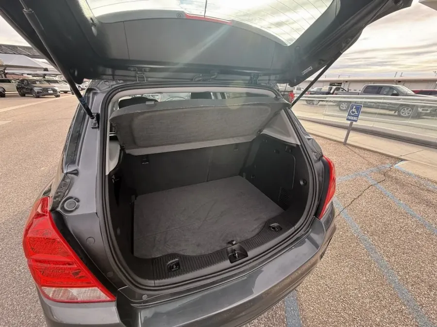 2019 Chevrolet Trax | Photo 8 of 19