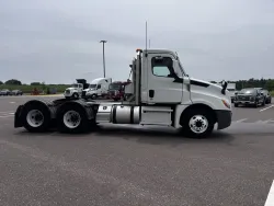 2020 Freightliner Cascadia 126 | Thumbnail Photo 4 of 15