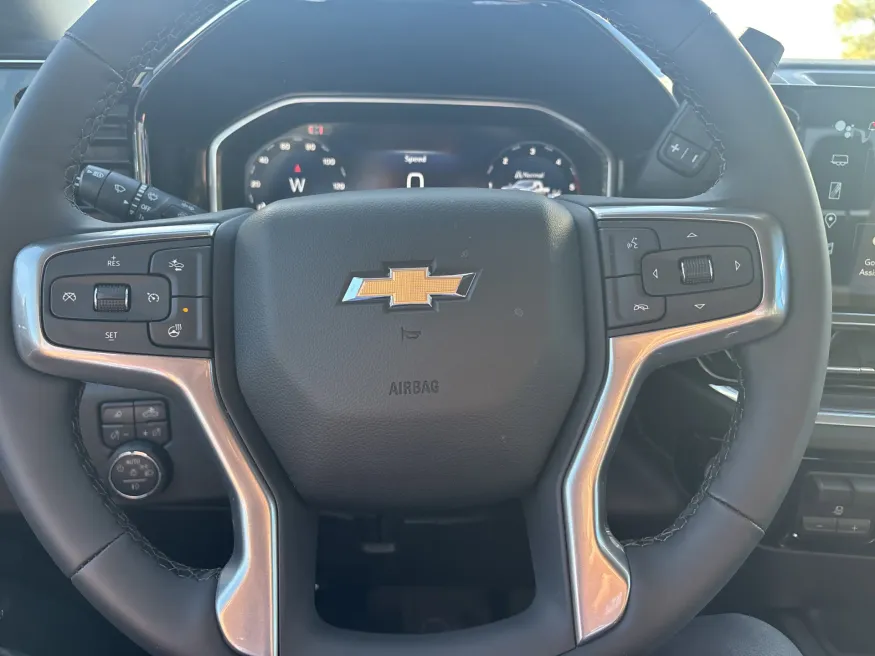 2026 Chevrolet Silverado 2500HD LTZ | Photo 17 of 19