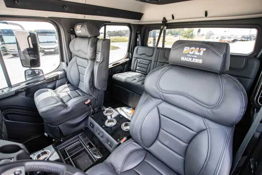 2024 Freightliner M2 106 Bolt | Photo 3 of 25