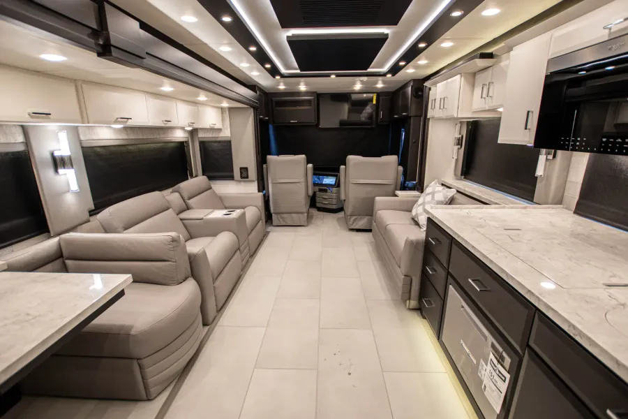 2026 Newmar Mountain Aire 4118 | Photo 13 of 45