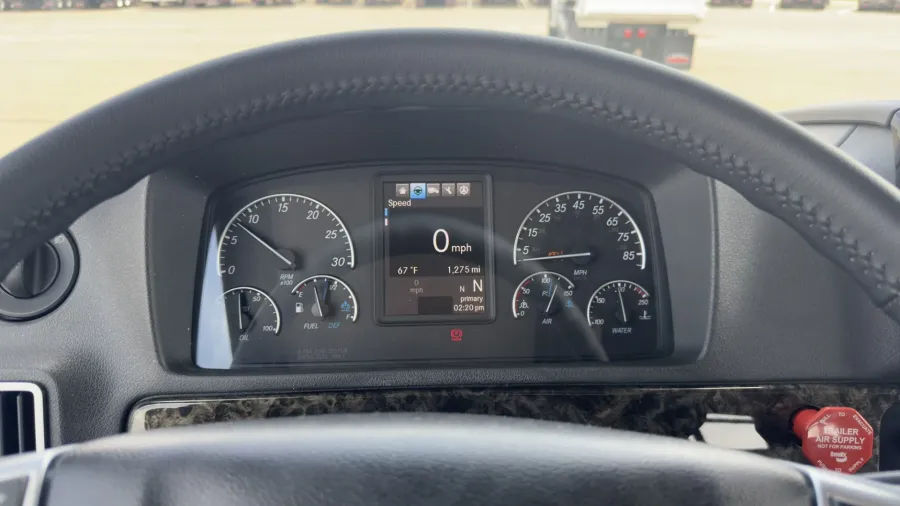 2025 Freightliner M2 106 Summit Hauler | Photo 17 of 19