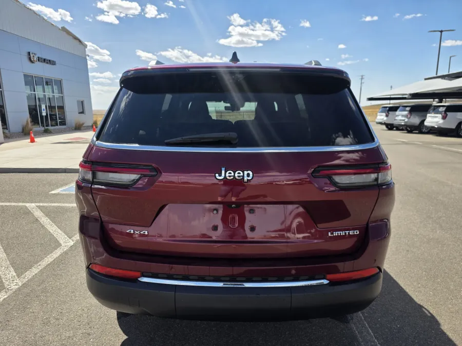 2023 Jeep Grand Cherokee L Limited | Photo 6 of 29