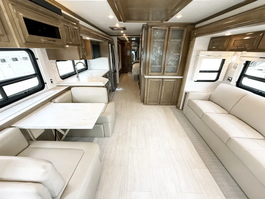 2026 Newmar Ventana 3512 | Photo 4 of 26