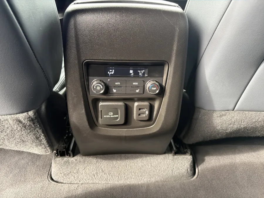 2023 Buick Enclave Premium | Photo 12 of 25