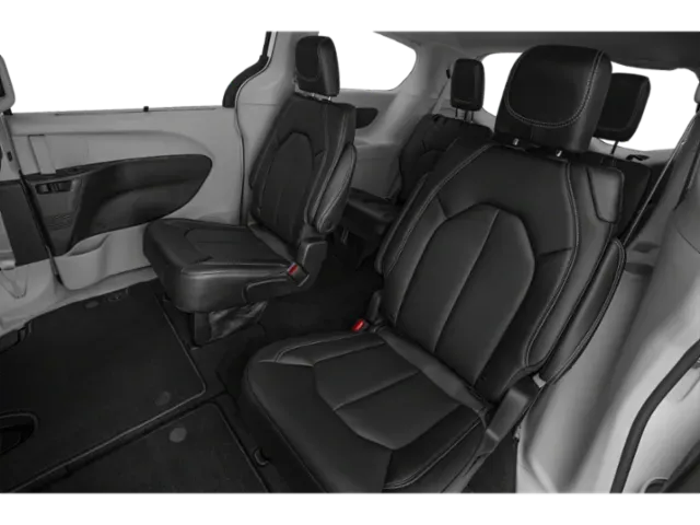 2024 Chrysler Pacifica | Photo 18 of 24