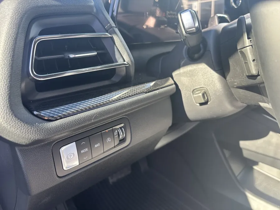 2026 Chevrolet Traverse AWD High Country | Photo 16 of 24