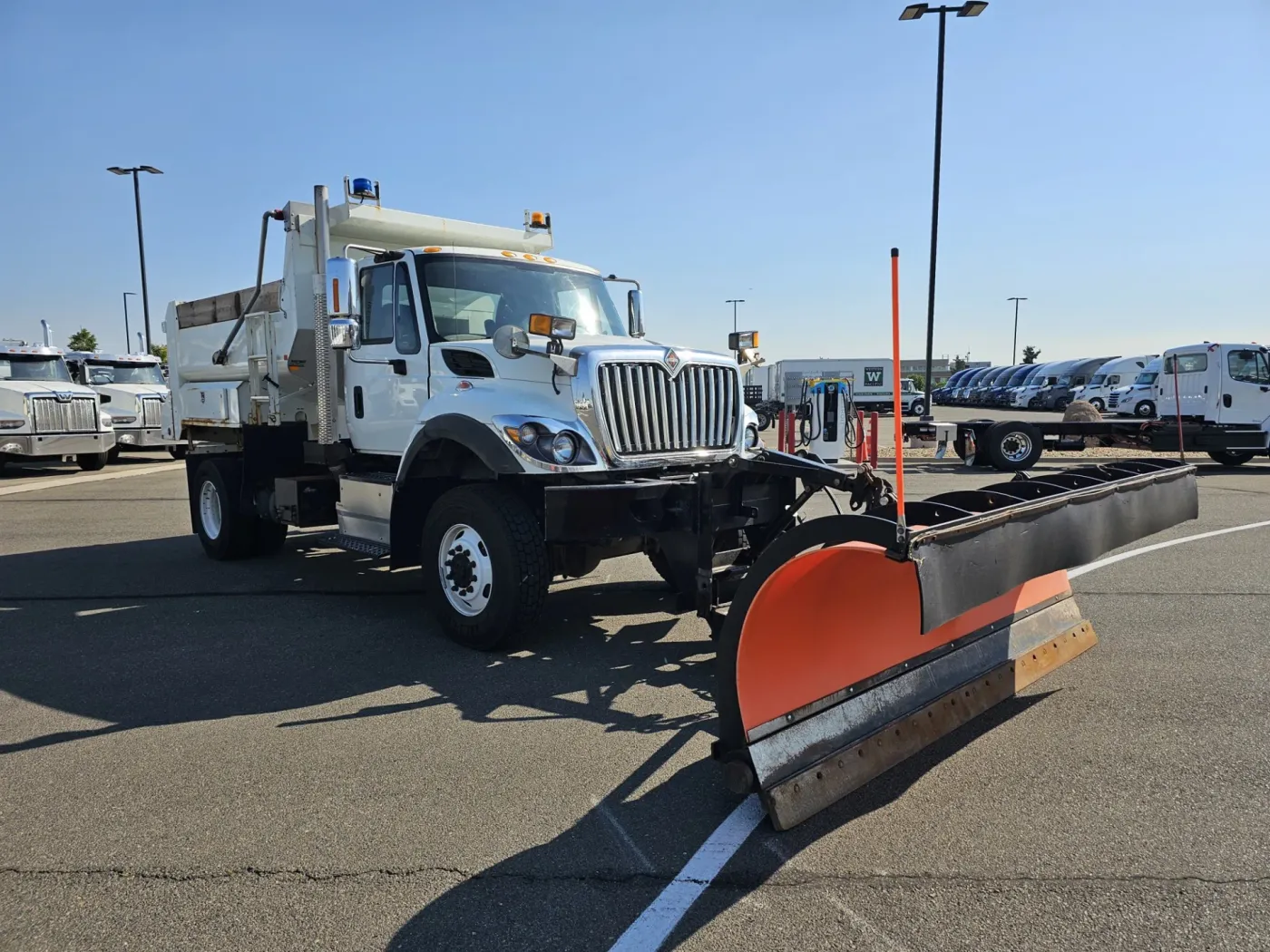 2018 International SR515 | Photo 3 of 28