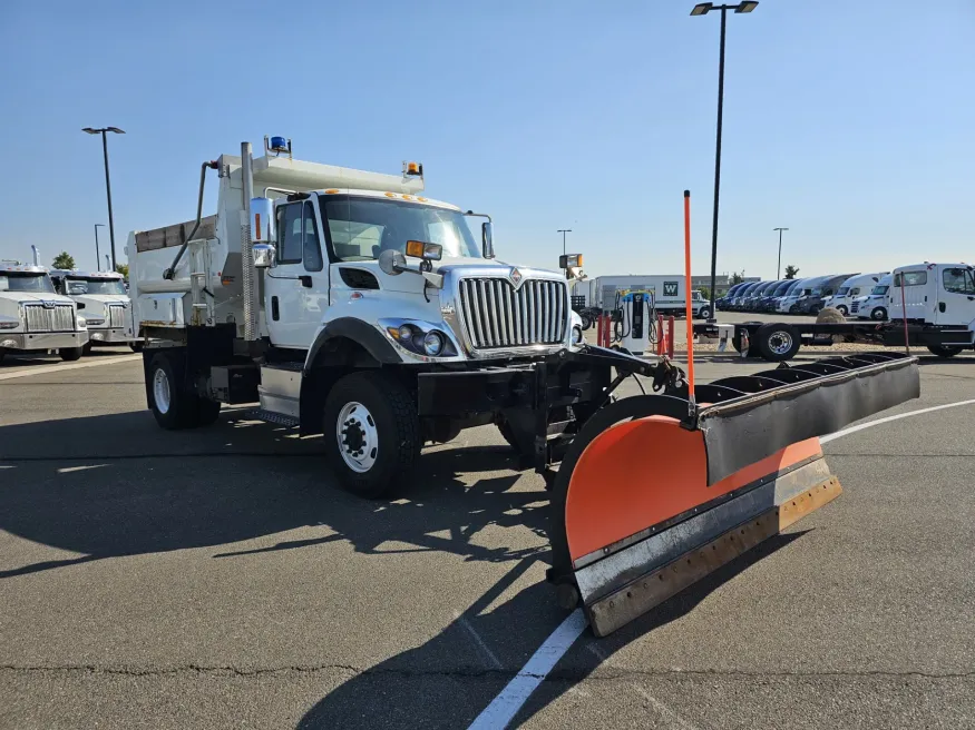 2018 International SR515 | Photo 3 of 28