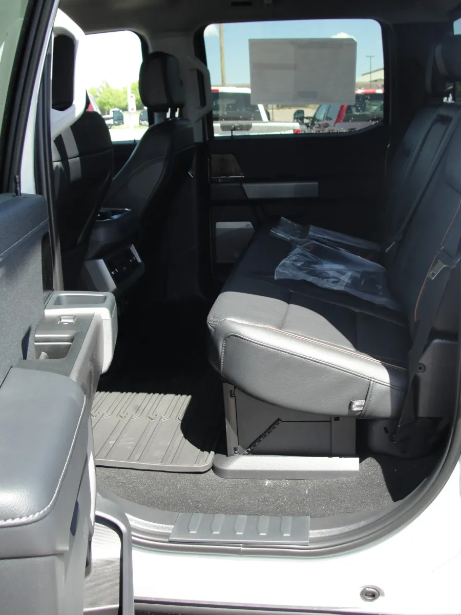 2026 Ford Super Duty F-350 | Photo 21 of 28