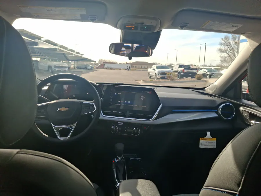 2026 Chevrolet Trax LT | Photo 10 of 18