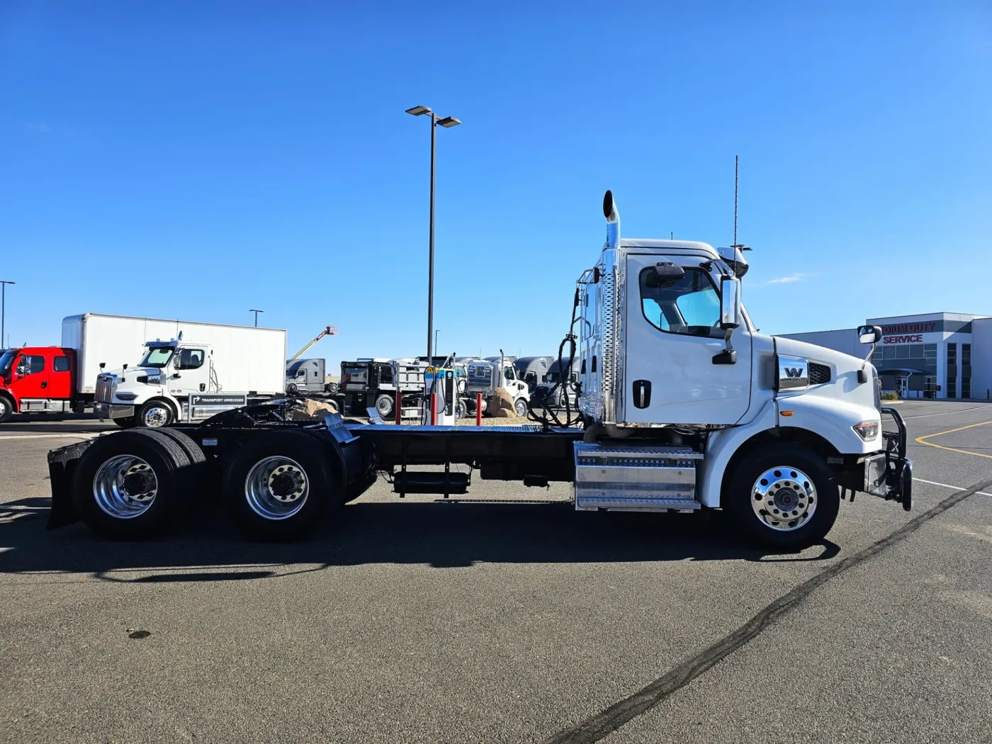 2025 Western Star 47X | Photo 4 of 16